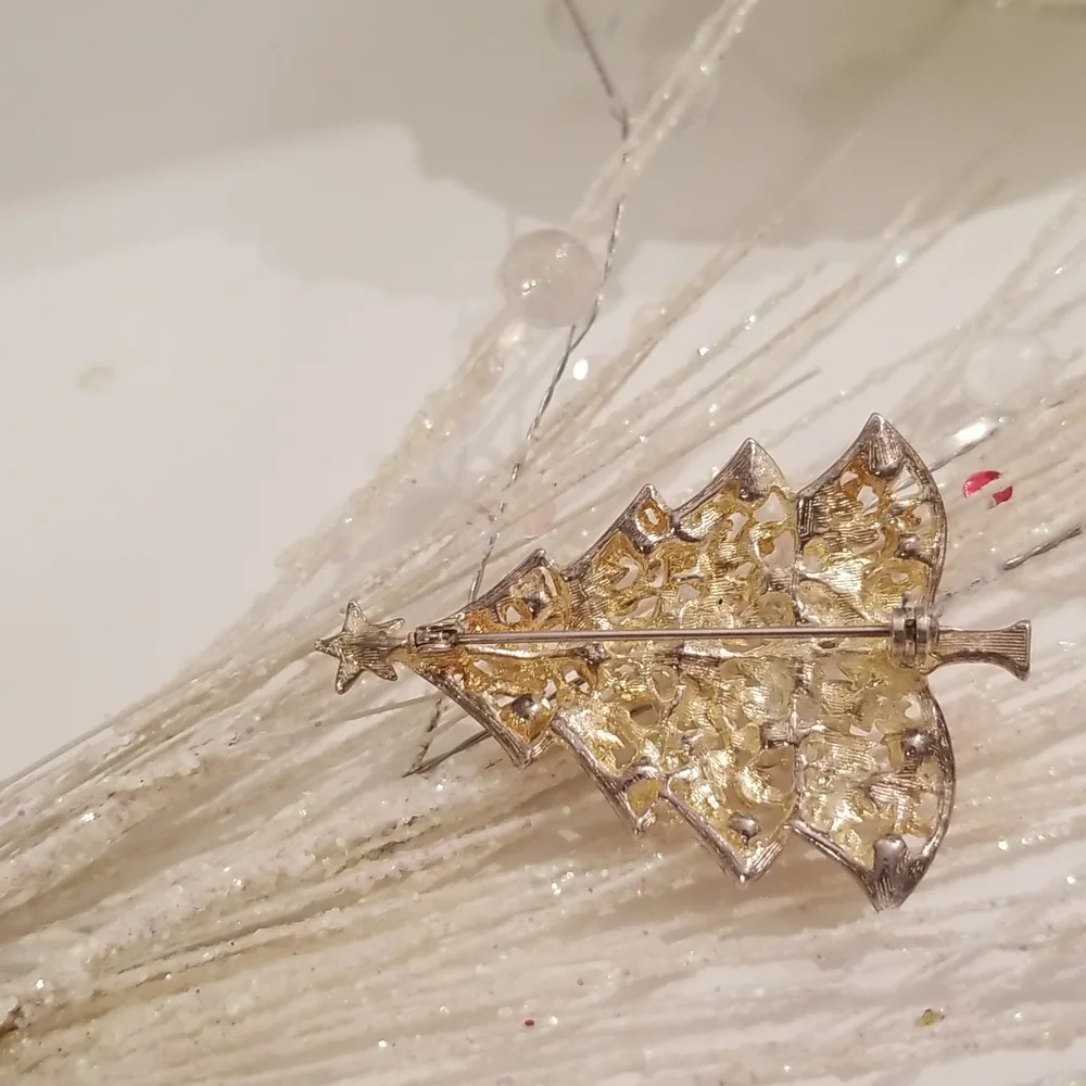 Christmas Tree Goldtone Pin/Brooch